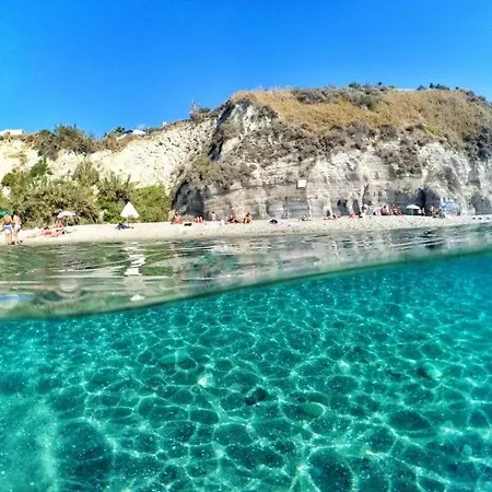 Con Giardino Esclusivo Di 1000 Mq, Piscina, Tennis, Calcio, Bocce Forio di Ischia